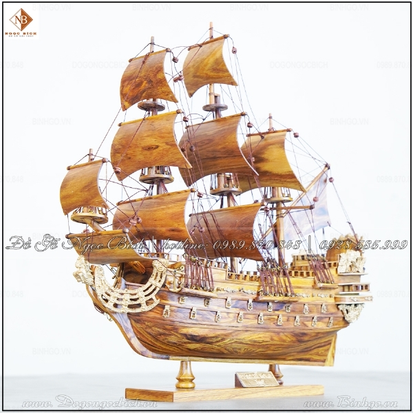 Thuyền Buồm Gỗ Sưa Cao Cấp